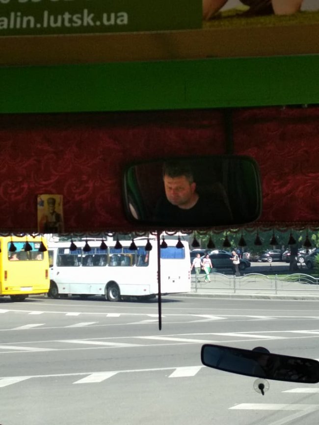 «Зірка Фейсбуку»: у мережі «прославили» водія луцької маршрутки. ФОТО