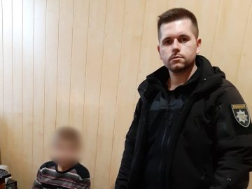 Хотів привернути увагу мами: на Харківщині 11-річний хлопчик намагався зістрибнути з даху 