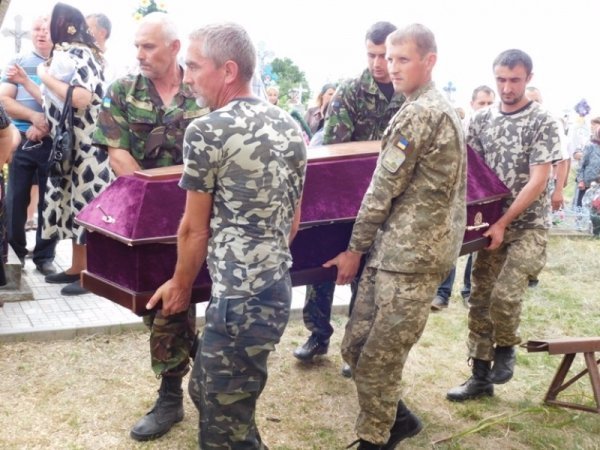 На Волині попрощалися з Героєм Олександром Мельничуком. ФОТО