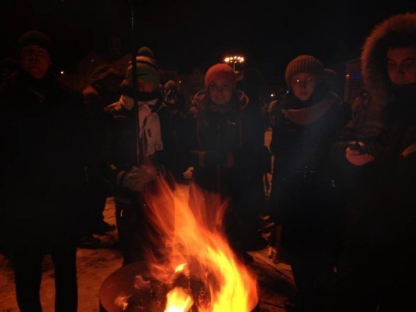 Під Чернігівською ОДА «ростуть» барикади. ФОТО