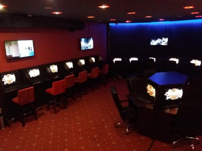 У Луцьку муніципали перевіряли гральні заклади. ФОТО