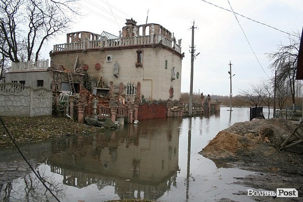 Повінь у Луцьку. ФОТО. ВІДЕО