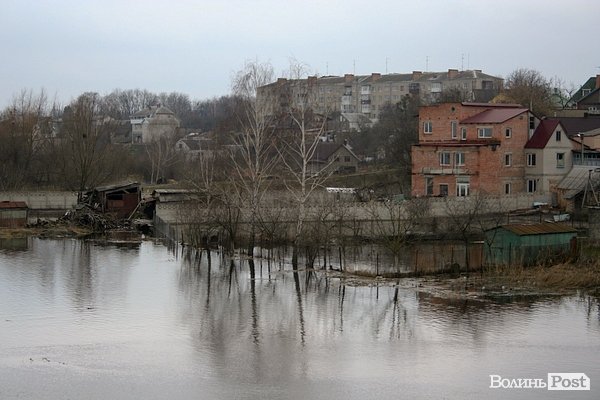 Повінь у Луцьку. ФОТО. ВІДЕО