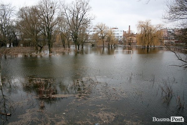 Повінь у Луцьку. ФОТО. ВІДЕО