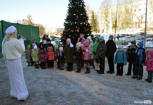 Дітям із «важких» сімей подарували новорічний настрій. ФОТО