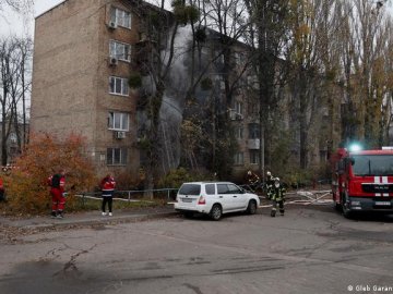 У Києві на місці влучання ракети в будинок виявили тіло загиблого