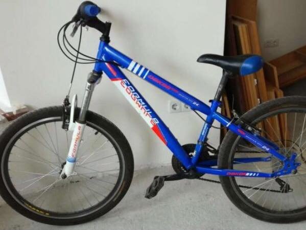 У місті на Волині невідомі покрали велосипеди. ФОТО