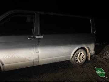 В автомобілі волинянина виявили вбиту козулю