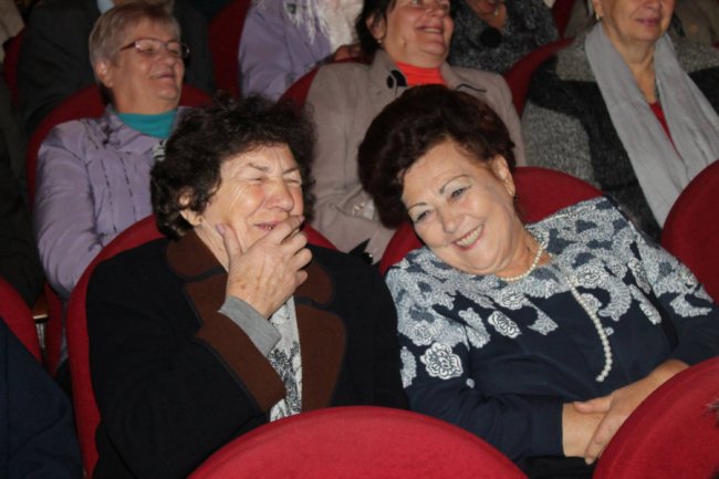 Поцілунки та гуморески: як волиняни святкували Міжнародний день людей похилого віку