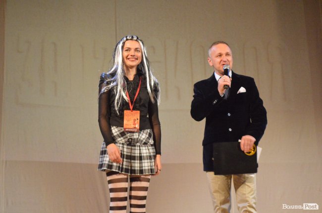 Анастасія Тумік отримала смаколики за костюм