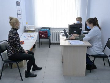 Щодня на коронавірус хворіють понад 300 волинян. ВІДЕО