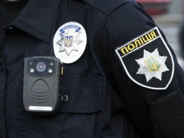 У Житомирі батьки покинули на вулиці 2-річну дитину