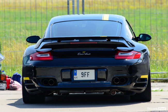 У Луцьку стартували видовищні змагання дрег-рейсерів. ФОТО