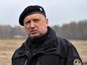 Турчинов скликає РНБО для екстреного розгляду питання введення воєнного стану