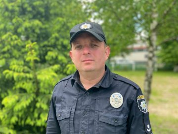 Пожежа у Рожищі: поліцейський обливався водою і кидався у вогонь, аби врятувати речі постраждалих