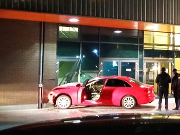 Виїжджала з паркінгу «ПортCity»: поліція розповіла деталі аварії в Луцьку