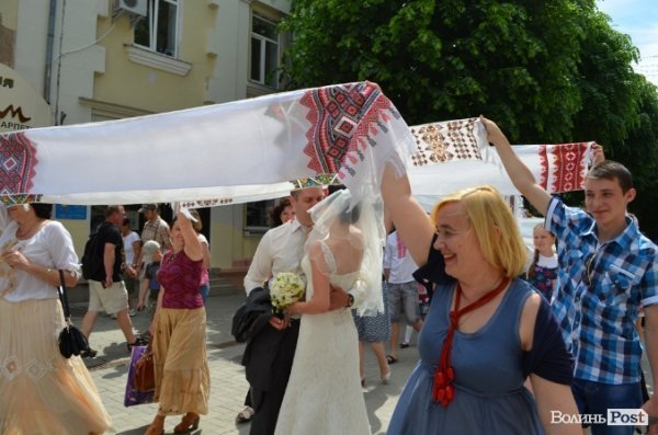 У Луцьку – хода пам’яті жертв політичних репресій. ФОТО