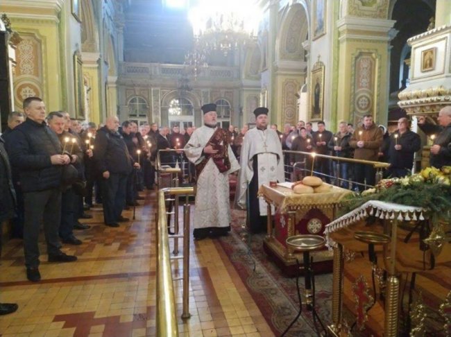 У луцькому соборі молилися за загиблих в афганській війні