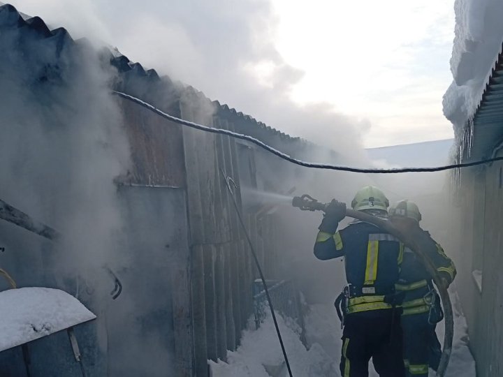 На Волині горіла господарська споруда