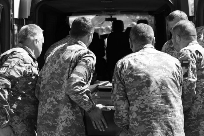 Лучани провели в останню путь Героя Володимира Бессонова