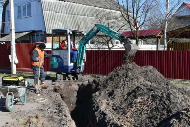 У селах довкола Світязю уже проклали майже 60 кілометрів каналізаційних труб. ФОТО