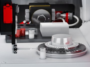 Для Луцька придбали інноваційний прилад, який робитиме високоточний аналіз води