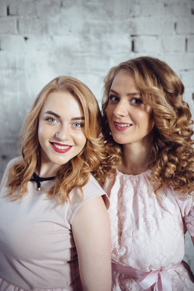 Луцькі телеведучі знялись у фотосесії в стилі «Friends». ФОТО