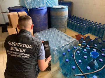 У Ковелі виявили значну партію спирту, з якого робили фальсифікат