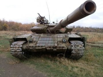 Окупанти обстріляли і переїхали танком авто «Укрпошти», яке розвозило пенсії