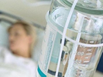 У Києві двоє людей «злягли» з ботулізмом