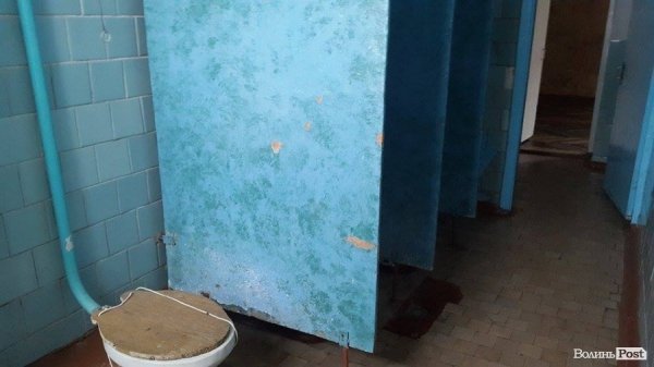 Чи вистачить мільйона на шкільні вбиральні Луцька. ФОТО^