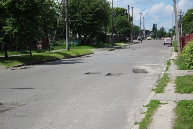У місті на Волині водіїв не попередили про ремонт дороги. ФОТО