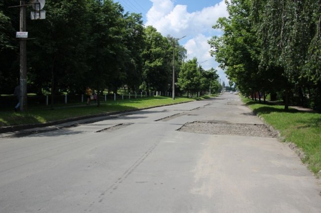 У місті на Волині водіїв не попередили про ремонт дороги. ФОТО