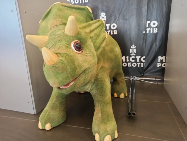 До кінця березня в «ПортCity» працюватиме виставка «Місто роботів»*