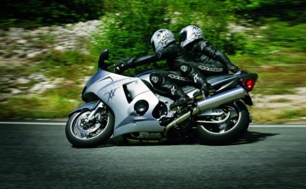 Honda CBR 1100XX Super Blackbird - 286 км/год (mc24.no)