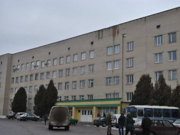 Приїхав на прийом до лікаря: на Волині біля медзакладу помер чоловік. ОНОВЛЕНО
