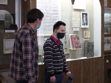 Лучанин із синдромом Дауна провів екскурсію в музеї. ВІДЕО