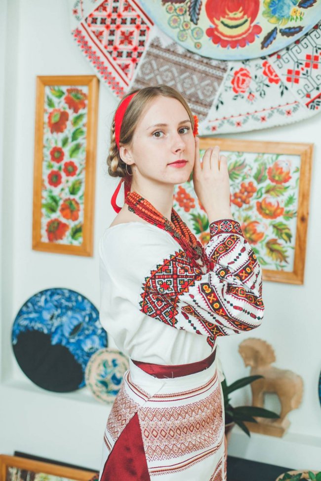 Волинянка малює картини вогнем та металом. ФОТО