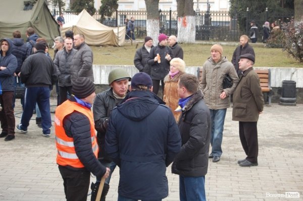 Як луцький Майдан ішов у  наступ на Волинську ОДА. ФОТО