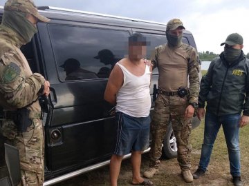 Волинянин «спалився», коли хотів за 200 доларів підкупити прикордонника. ФОТО. ВІДЕО