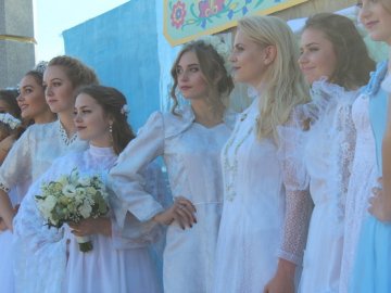 На Волині відбувся показ весільних суконь різних епох. ФОТО