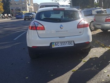 «Чудік» у Луцьку заблокував 3 людей. ФОТО