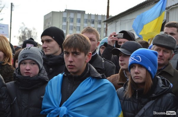 У Луцьку спалили «труну Партії регіонів». ФОТО. ВІДЕО