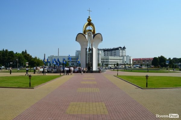 У Луцьку пікетували облдержадміністрацію: підтримували «повстанців Врадіївки». ФОТО