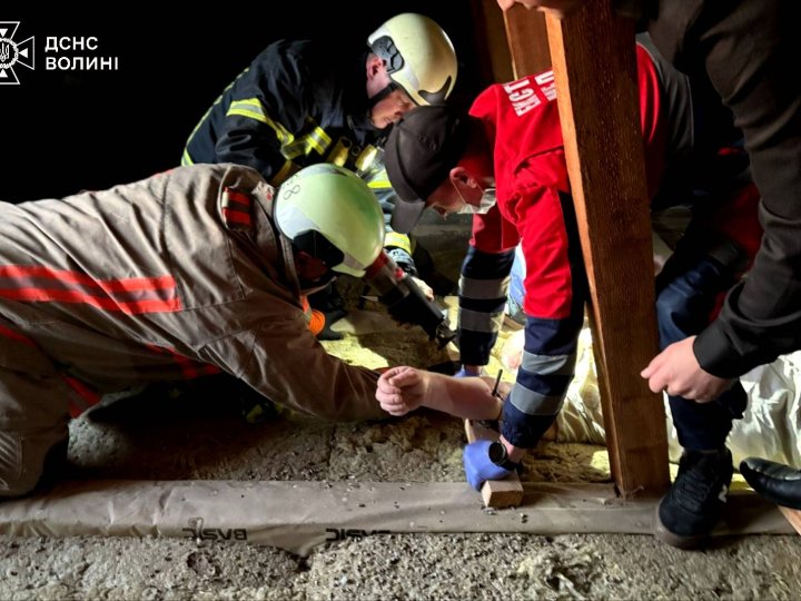 Волинянин пробив собі руку металевим штирем