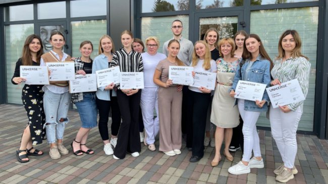 Навчальна платформа для медиків UNIVERSE: як Олена Василюк прагне навчати та створити ком'юніті медиків Волині