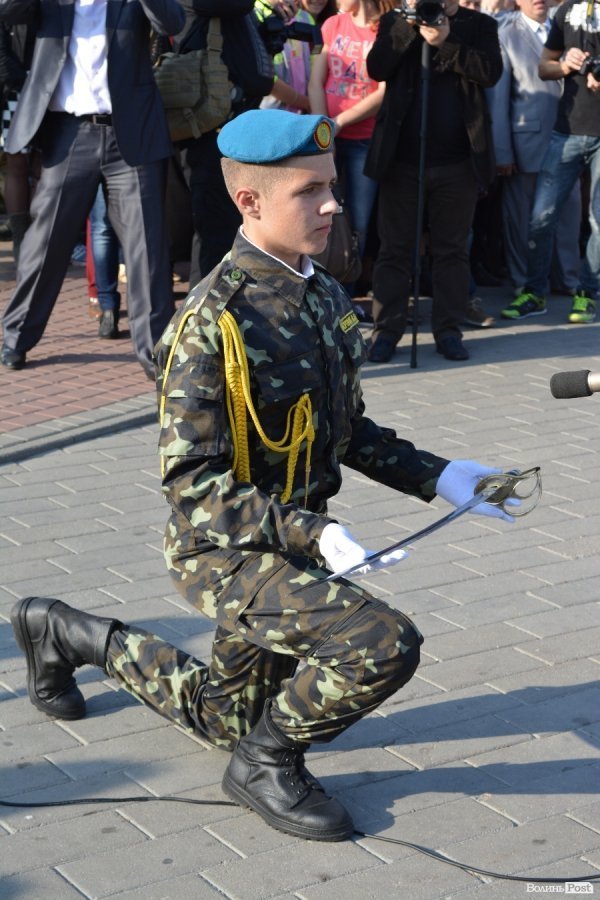 Ліцеїсти-першокурсики отримали погони та нове звання. ФОТО