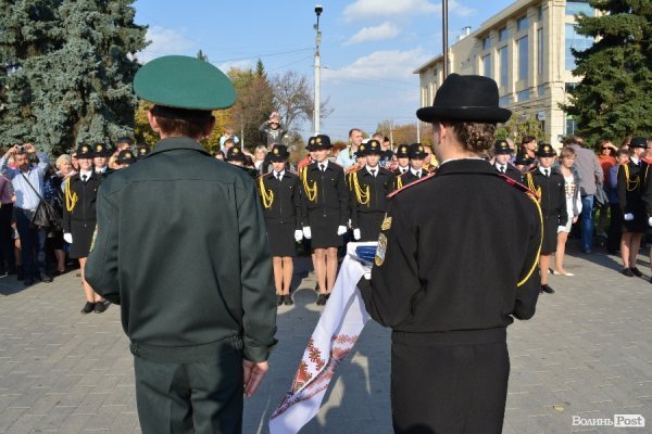 Ліцеїсти-першокурсики отримали погони та нове звання. ФОТО