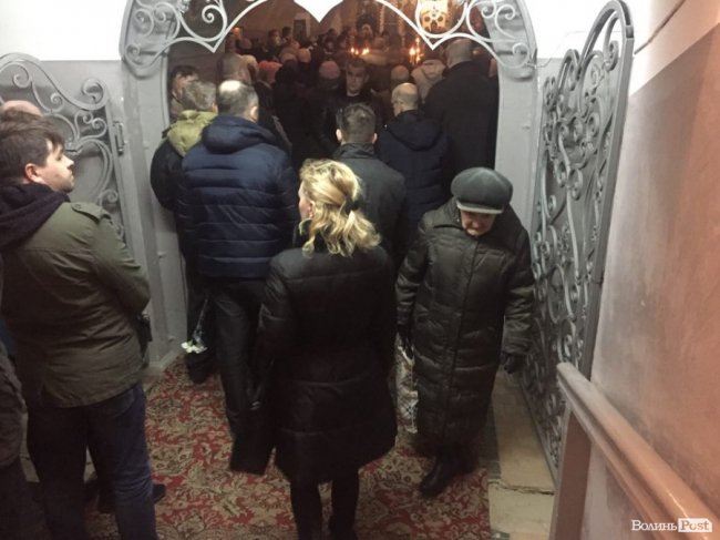 У Луцьку прощаються із загиблим у аварії журналістом Юрієм Яцюком. ФОТО