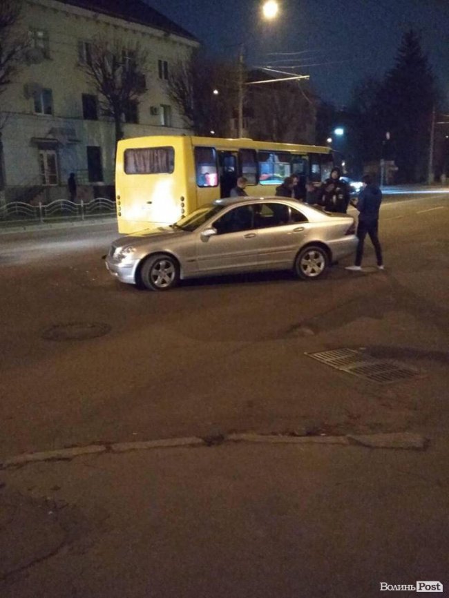 У Луцьку на Перемоги – тягучка через аварію. ФОТО